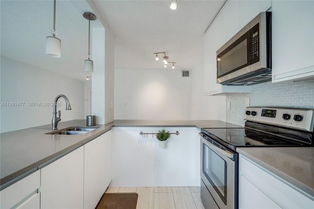 13924 SW 90th Ter 13924, Miami, FL 33186