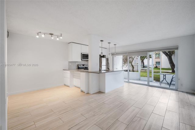 13924 SW 90th Ter 13924, Miami, FL 33186