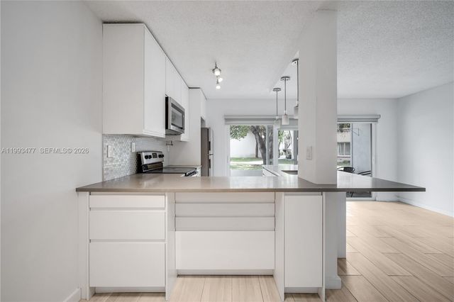 13924 SW 90th Ter 13924, Miami, FL 33186