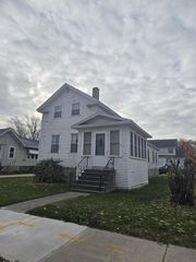 51 W 12TH AVENUE, Oshkosh, WI 54902
