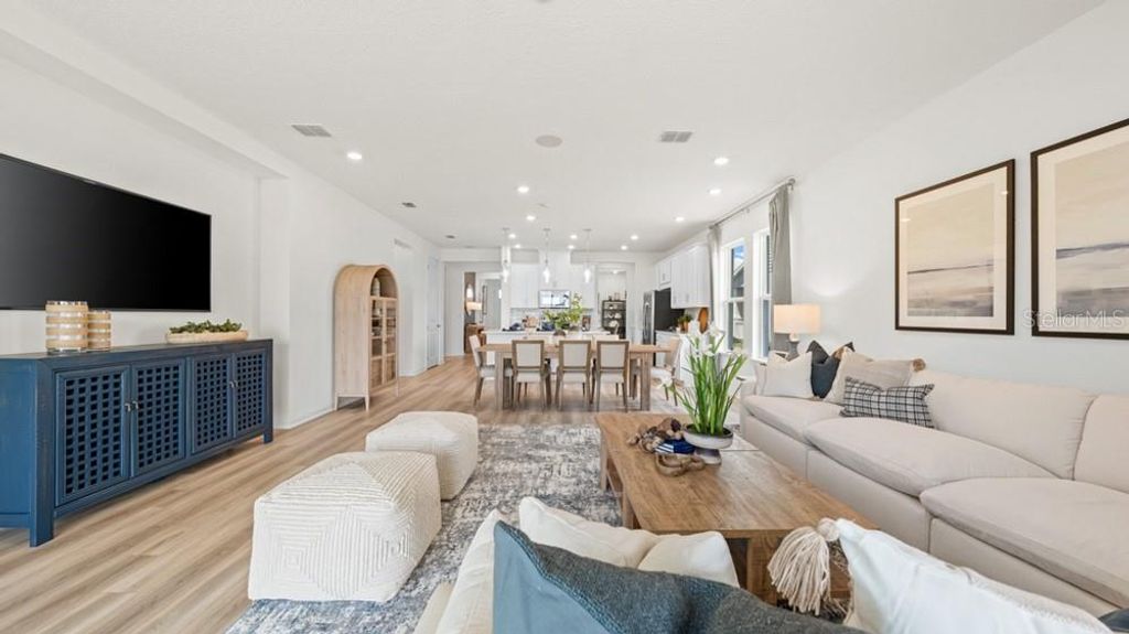 Image 9 of property listing at 3448 LUMBER FALLS DRIVE, Plant City, FL 33565