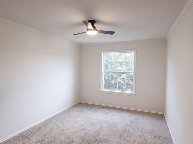 101 Gillespie LN, Elgin, TX 78621