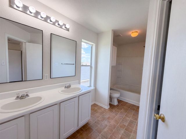 101 Gillespie LN, Elgin, TX 78621