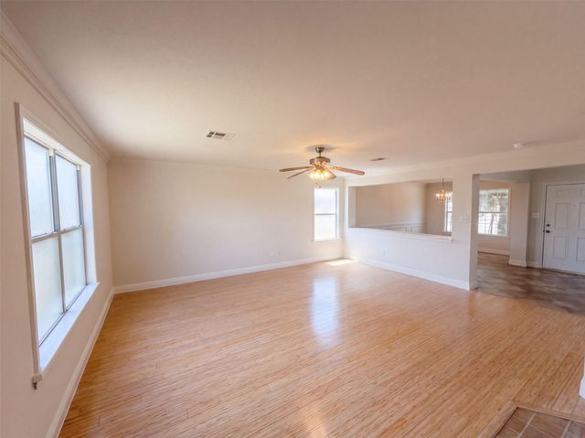 101 Gillespie LN, Elgin, TX 78621
