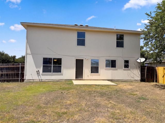 101 Gillespie LN, Elgin, TX 78621