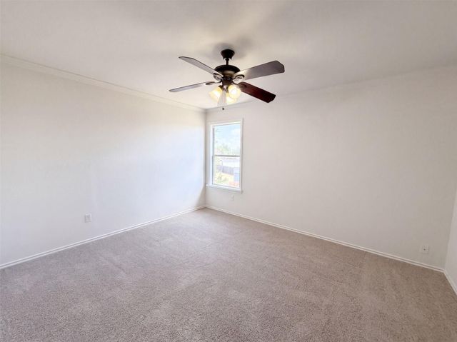 101 Gillespie LN, Elgin, TX 78621