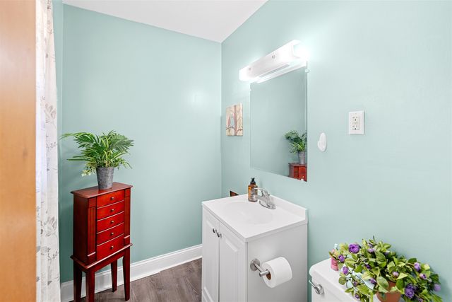 2745 Melanie Ln, Salina, KS 67401