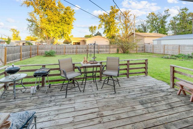 2745 Melanie Ln, Salina, KS 67401