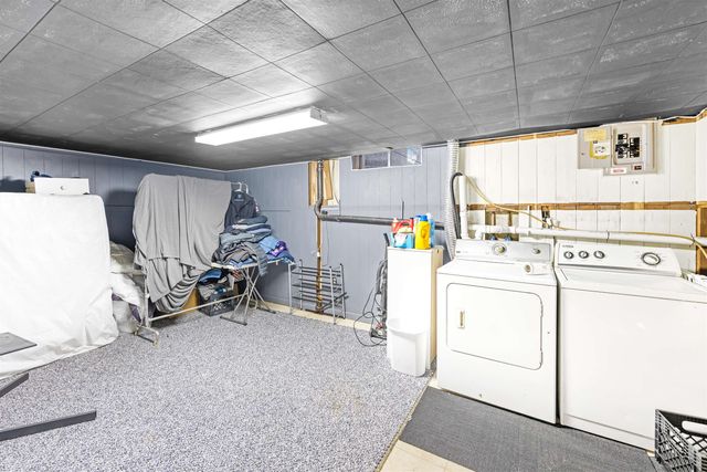 2745 Melanie Ln, Salina, KS 67401