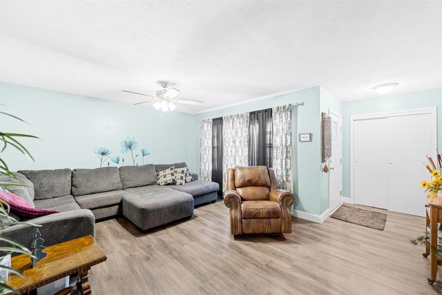 2745 Melanie Ln, Salina, KS 67401