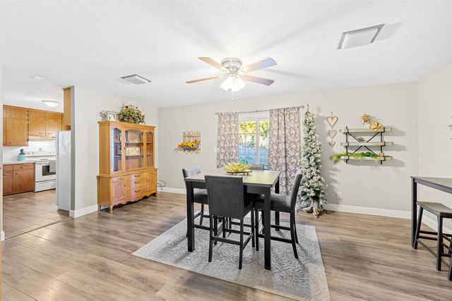 2745 Melanie Ln, Salina, KS 67401