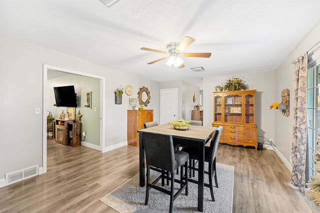 2745 Melanie Ln, Salina, KS 67401