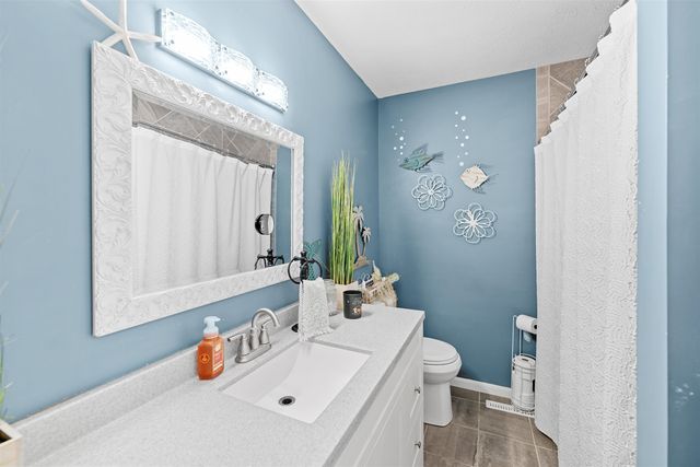 2745 Melanie Ln, Salina, KS 67401