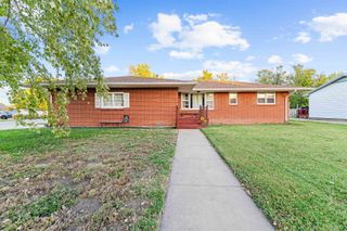 2745 Melanie Ln, Salina, KS 67401