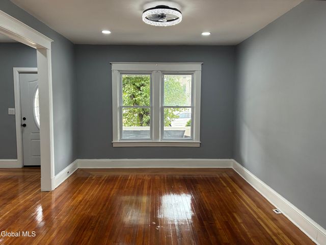 963 Maple Avenue, Schenectady, NY 12307