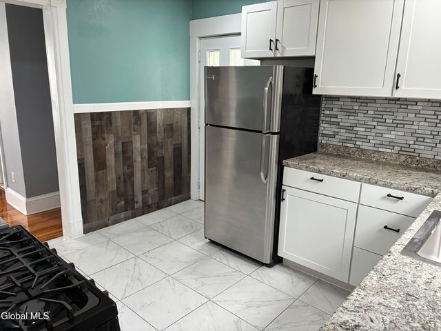 963 Maple Avenue, Schenectady, NY 12307