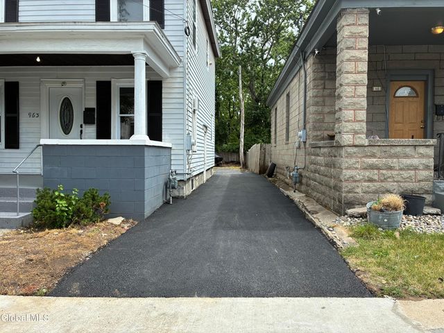 963 Maple Avenue, Schenectady, NY 12307