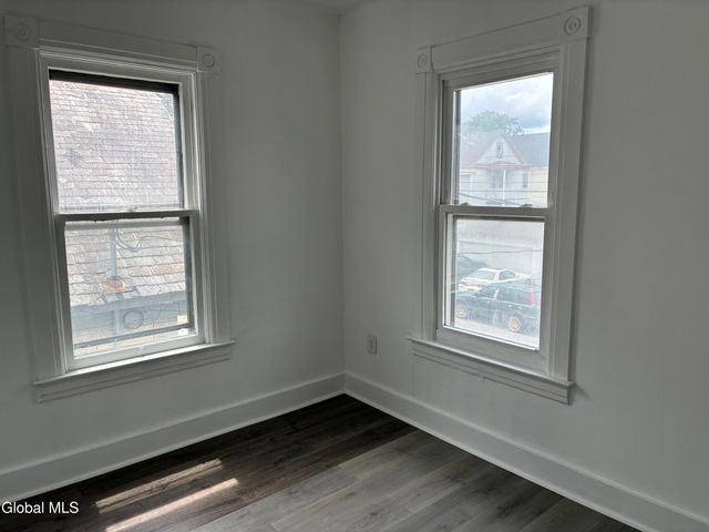 963 Maple Avenue, Schenectady, NY 12307
