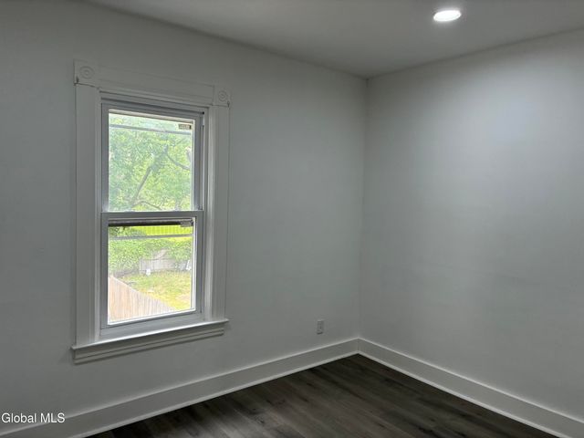 963 Maple Avenue, Schenectady, NY 12307