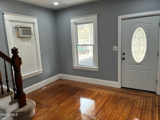 963 Maple Avenue, Schenectady, NY 12307