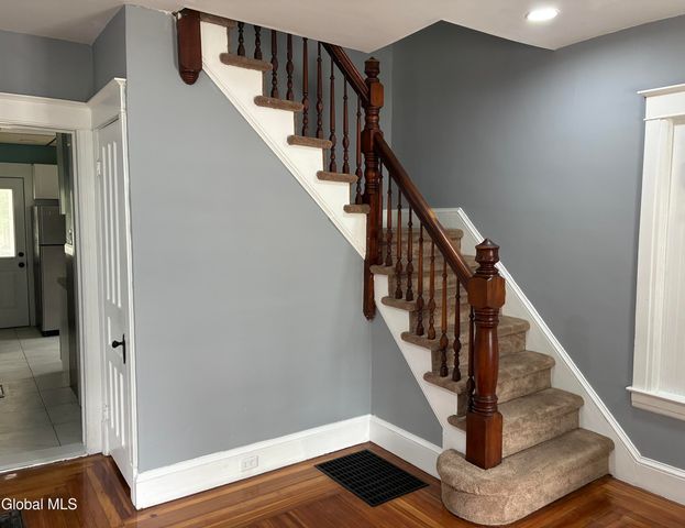963 Maple Avenue, Schenectady, NY 12307