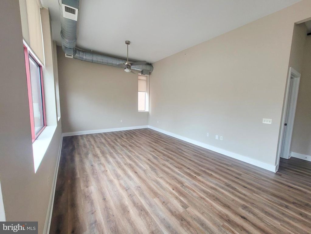 Image 16 of property listing at 22 S HOWARD ST #501, Baltimore, MD 21201