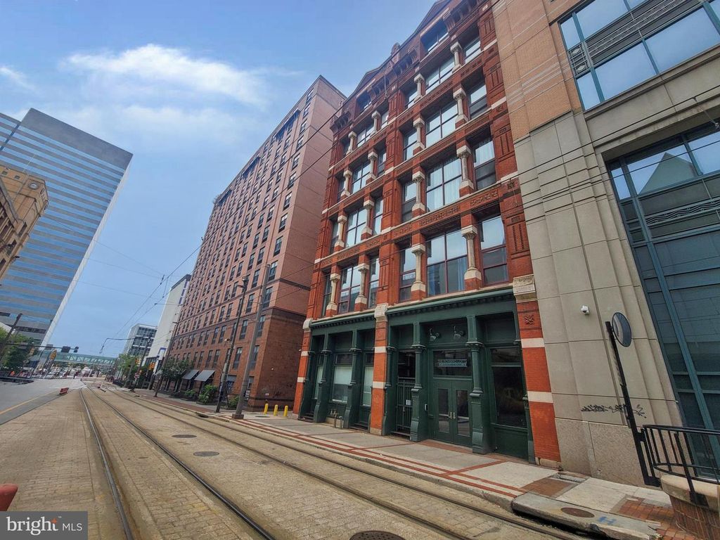 Image 2 of property listing at 22 S HOWARD ST #501, Baltimore, MD 21201