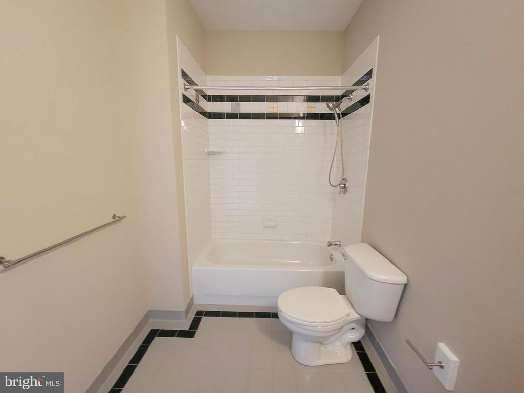 Image 20 of property listing at 22 S HOWARD ST #501, Baltimore, MD 21201