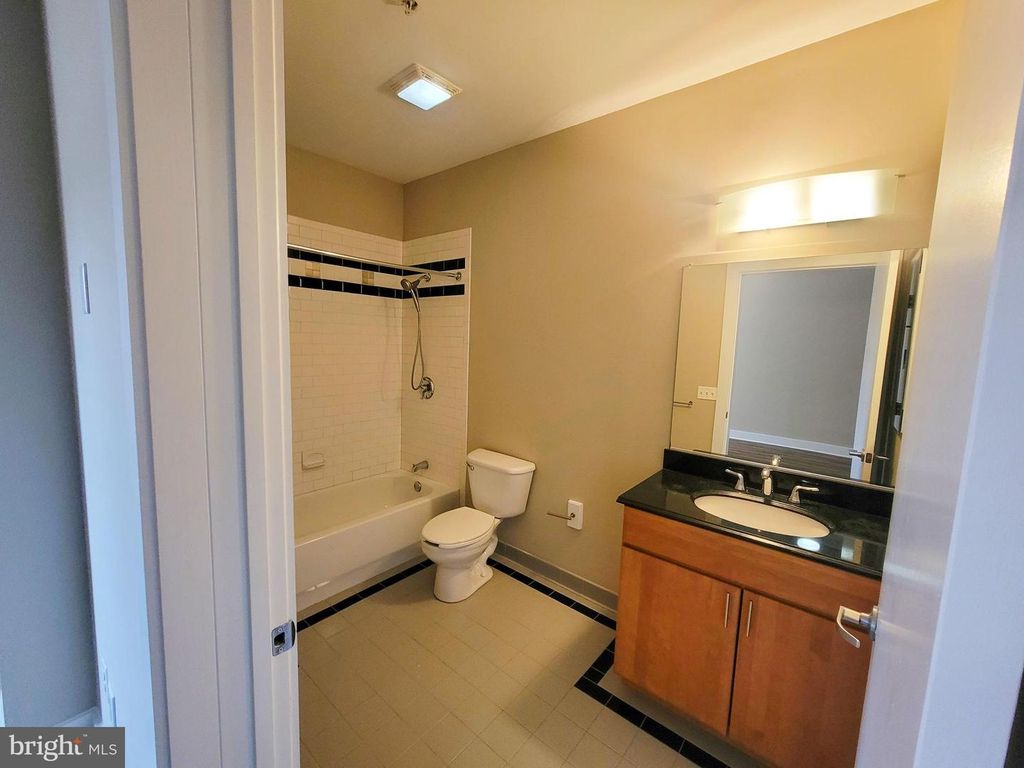 Image 29 of property listing at 22 S HOWARD ST #501, Baltimore, MD 21201
