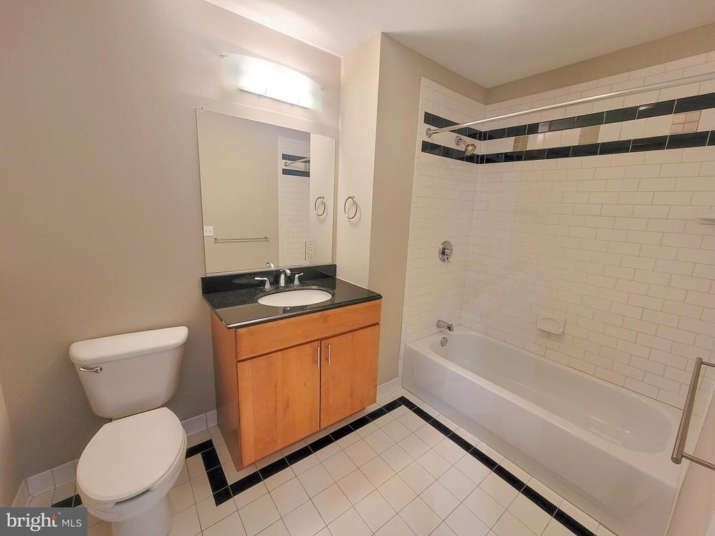 Image 31 of property listing at 22 S HOWARD ST #501, Baltimore, MD 21201