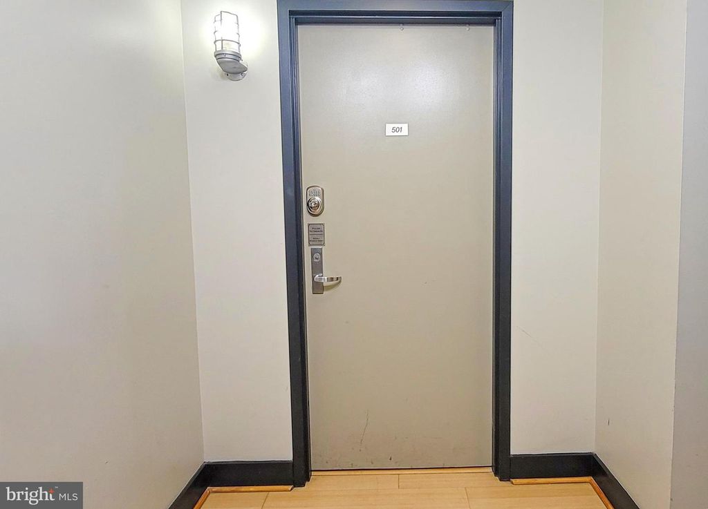 Image 4 of property listing at 22 S HOWARD ST #501, Baltimore, MD 21201