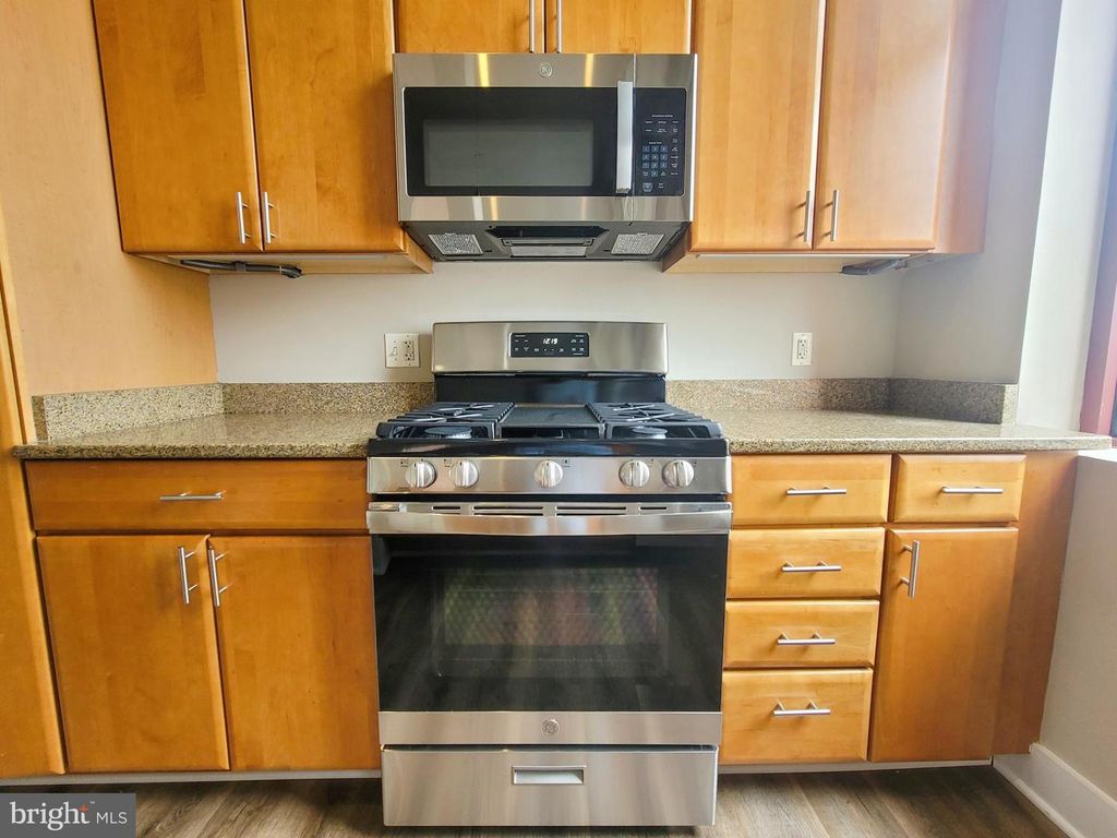 Image 8 of property listing at 22 S HOWARD ST #501, Baltimore, MD 21201