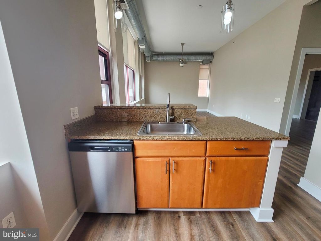 Image 9 of property listing at 22 S HOWARD ST #501, Baltimore, MD 21201