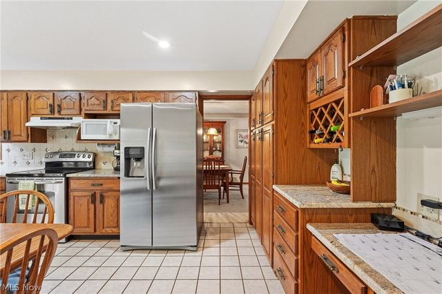 3965 Laurel Glenn Drive, Broadview Heights, OH 44147