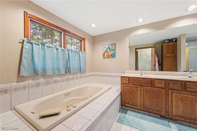 3965 Laurel Glenn Drive, Broadview Heights, OH 44147