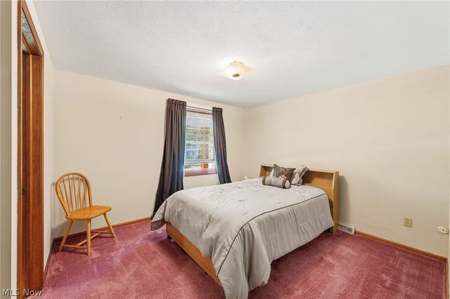 3965 Laurel Glenn Drive, Broadview Heights, OH 44147