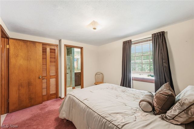 3965 Laurel Glenn Drive, Broadview Heights, OH 44147