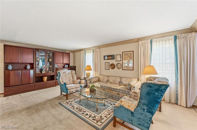 3965 Laurel Glenn Drive, Broadview Heights, OH 44147