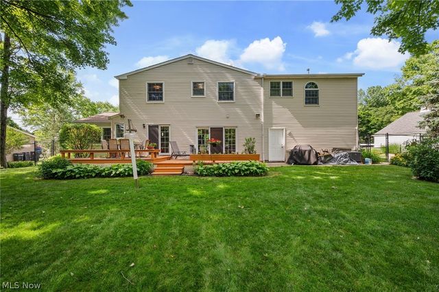 3965 Laurel Glenn Drive, Broadview Heights, OH 44147