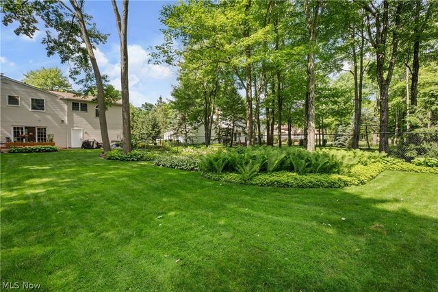 3965 Laurel Glenn Drive, Broadview Heights, OH 44147