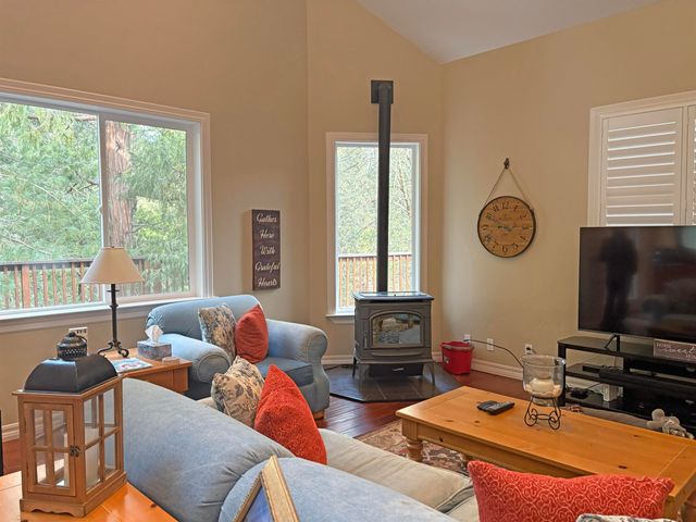 20015 Pine Mountain Drive, Groveland, CA 95321