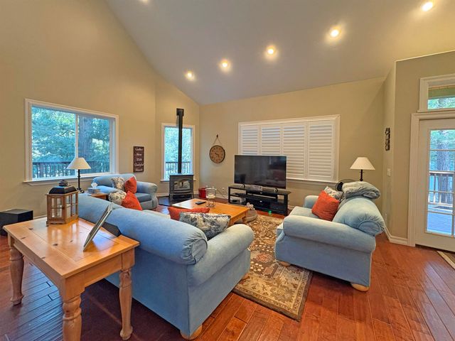 20015 Pine Mountain Drive, Groveland, CA 95321