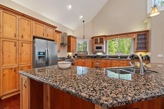 20015 Pine Mountain Drive, Groveland, CA 95321