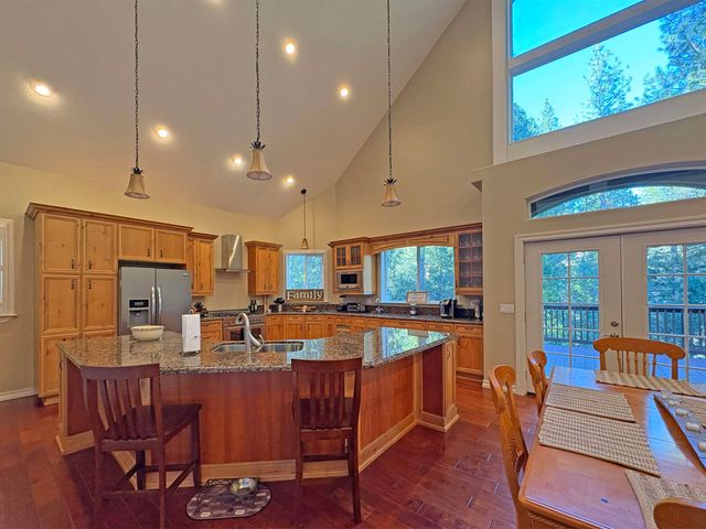 20015 Pine Mountain Drive, Groveland, CA 95321