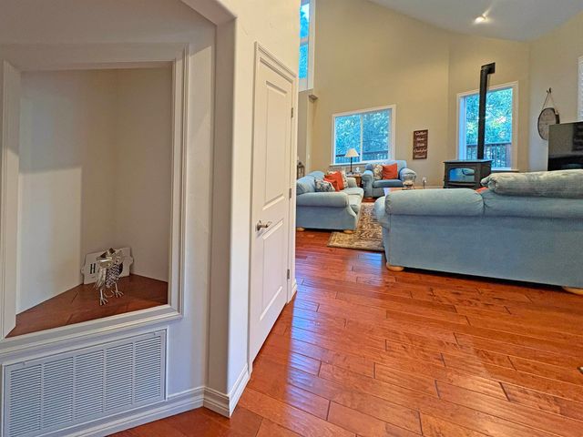 20015 Pine Mountain Drive, Groveland, CA 95321