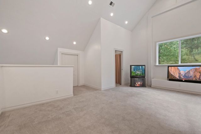 20015 Pine Mountain Drive, Groveland, CA 95321