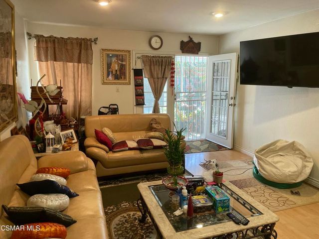 842 S Corta Drive, Santa Ana, CA 92704
