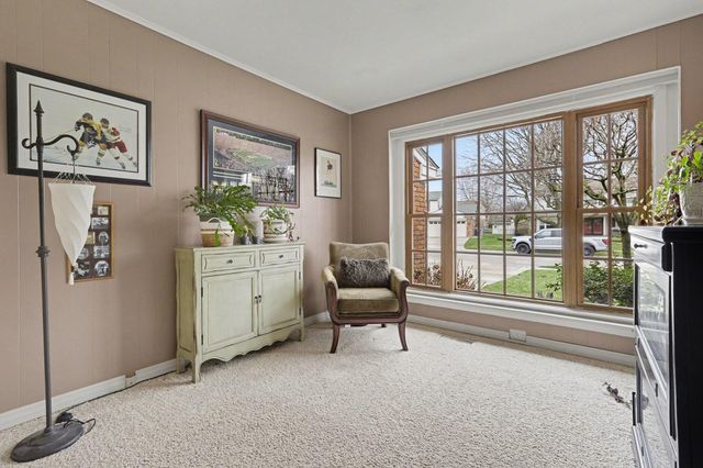 37781 Ladywood, Livonia, MI 48154