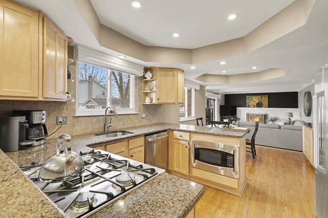 37781 Ladywood, Livonia, MI 48154