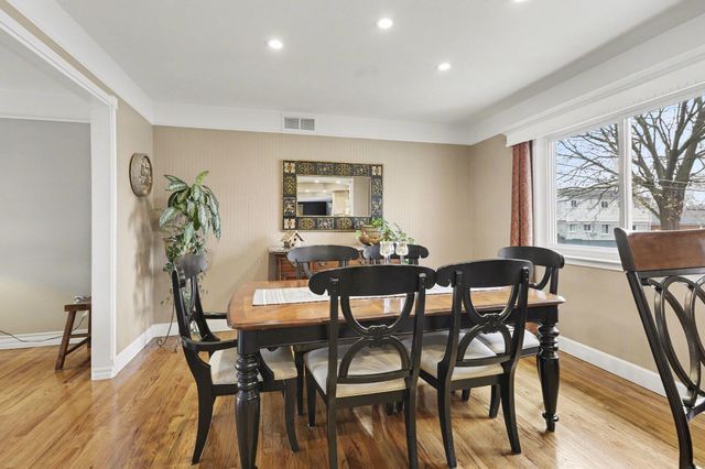 37781 Ladywood, Livonia, MI 48154